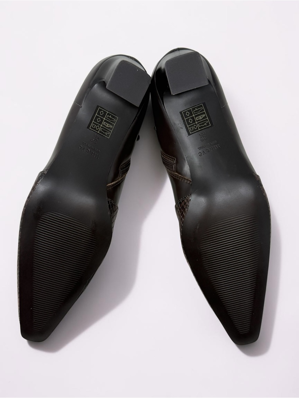✨ Anthropologie Maeve Pointed Toe Snakeskin Cap-Toe Stretch Ankle Booties ✨ - Picture 9 of 12